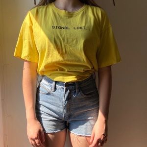 Oversized yellow t-shirt